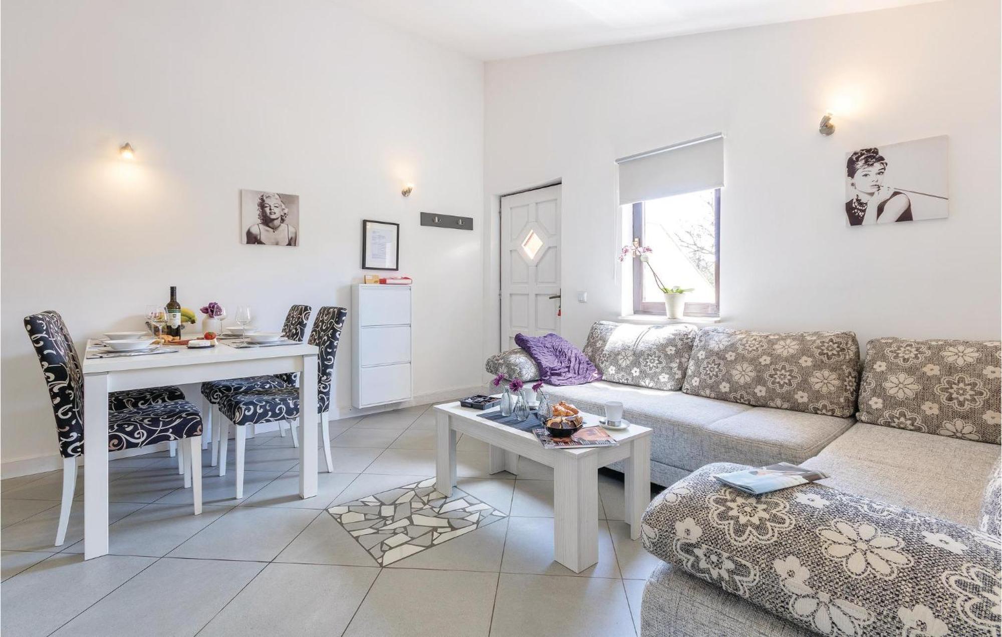 Amazing Apartment In Medulin With Wifi Eksteriør billede